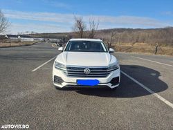 Alb Utilizat 2018 VW Touareg Atmosphere SUV | 30.000 EUR (Preț bun)