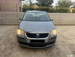 Utilizat 2009 VW Touran Monovolum | 3.799 EUR (Preț bun)