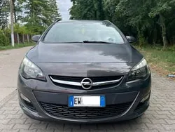 Gri Utilizat 2014 Opel Astra Break | 2.800 EUR (Super Preț)