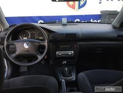 Gri metalizat Utilizat 2002 VW Passat Berlinǎ | 2.700 EUR (Scump)