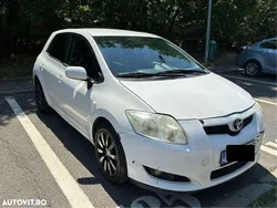 Alb Utilizat 2007 Toyota Auris Hatchback | 3.400 EUR (Preț bun)