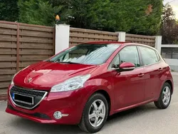 Utilizat 2015 Peugeot 208 Hatchback | 8.200 EUR