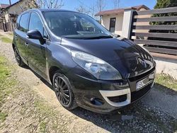 Utilizat 2011 Renault Scénic III Monovolum | 4.799 EUR (Scump)