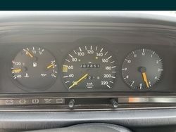 Bej Utilizat 1991 Mercedes 190 Berlinǎ | 5.500 EUR