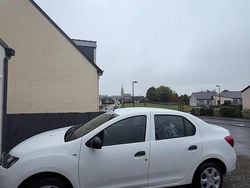 Culoarealb Utilizat 2014 Dacia Logan Prestige Berlinǎ | 3.600 EUR (Preț bun)