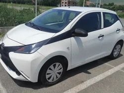 Alb Utilizat 2018 Toyota Aygo Hatchback | 6.600 EUR (Super Preț)