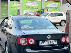 Utilizat 2008 VW Jetta Berlinǎ | 3.000 EUR