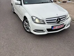 Culoarealb Utilizat 2012 Mercedes C200 Avantgarde Berlinǎ | 9.300 EUR (Preț bun)