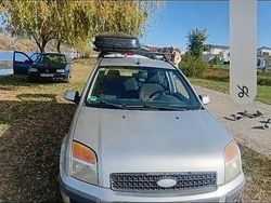 Gri Utilizat 2005 Ford Fusion Monovolum | 1.850 EUR (Puțin scump)