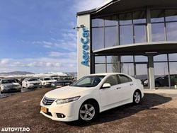 Alb Utilizat 2013 Honda Accord Elegance Berlinǎ | 7.990 EUR