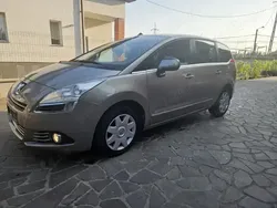 Utilizat 2010 Peugeot 5008 Monovolum | 2.950 EUR (Preț OK)