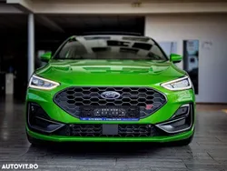 Verde Nouă 2025 Ford Focus ST Hatchback | 36.300 EUR