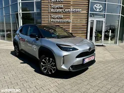 Gri Nouă 2024 Toyota Yaris Hybrid Monovolum | 29.000 EUR