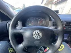 Verde Utilizat 2001 VW Golf IV Hatchback | 900 EUR (Super Preț)