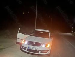 Alb Utilizat 2005 Skoda Superb Berlinǎ | 1.300 EUR