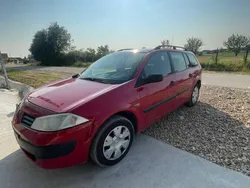 Roșu Utilizat 2005 Renault Mégane II Break | 1.450 EUR