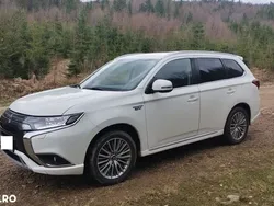 Alb Utilizat 2019 Mitsubishi Outlander P-HEV SUV | 19.850 EUR (Preț OK)