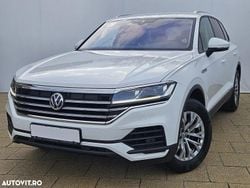 Culoarealb Utilizat 2018 VW Touareg Atmosphere SUV | 30.800 EUR (Super Preț)