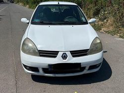 Culoarealb Utilizat 2008 Renault Symbol II Berlinǎ | 1.199 EUR (Preț OK)