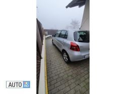 Argintiu Utilizat 2007 Toyota Yaris Hatchback | 4.700 EUR (Scump)