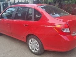 Rosu Utilizat 2013 Renault Clio IV Berlinǎ | 3.600 EUR (Super Preț)