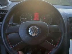 Negru Utilizat 2006 VW Touran Monovolum | 2.600 EUR (Preț OK)