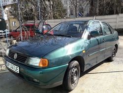 Verde Utilizat 1996 VW Polo Berlinǎ | 850 EUR