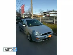 Gri Utilizat 2001 Ford Focus Berlinǎ | 1.000 EUR