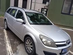 Gri Utilizat 2006 Opel Astra Break | 1.300 EUR (Preț bun)