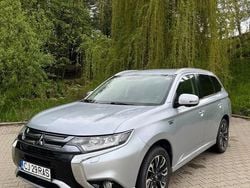 Gri Utilizat 2017 Mitsubishi Outlander P-HEV SUV | 18.250 EUR (Puțin scump)