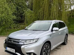 Gri Utilizat 2017 Mitsubishi Outlander P-HEV SUV | 18.750 EUR