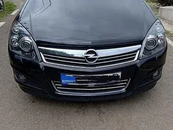 Negru Utilizat 2008 Opel Astra Break | 2.200 EUR (Preț OK)
