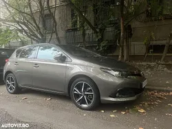 Culoaremaro Utilizat 2018 Toyota Auris Hybrid Comfort Hatchback | 16.890 EUR (Puțin scump)