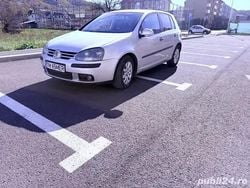 Gri Utilizat 2005 VW Golf V Hatchback | 1.500 EUR (Super Preț)