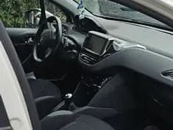 Alb Utilizat 2012 Peugeot 208 Hatchback | 4.650 EUR (Preț OK)