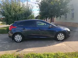 Albastru Utilizat 2012 Ford Focus Hatchback | 3.750 EUR (Preț bun)
