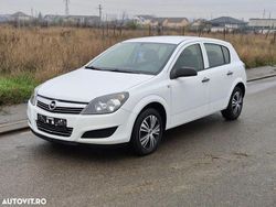Culoarealb Utilizat 2010 Opel Astra | 2.690 EUR (Preț bun)