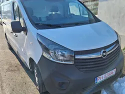 Alb Utilizat 2015 Opel Vivaro Van | 7.000 EUR (Super Preț)