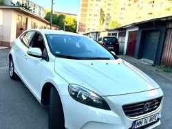 Alb Utilizat 2015 Volvo V40 Break | 6.999 EUR (Preț bun)