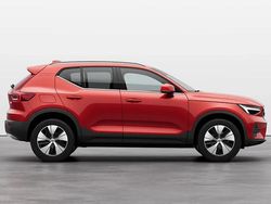 ["fusion red"] Utilizat 2023 Volvo XC40 SUV | 43.141 EUR