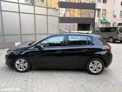 Negru Utilizat 2017 Peugeot 308 Active Hatchback | 7.700 EUR (Preț bun)