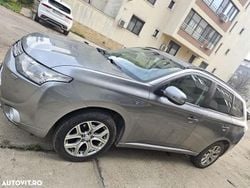 Culoaregri Utilizat 2014 Mitsubishi Outlander P-HEV Top SUV | 10.700 EUR (Preț OK)
