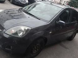 Gri Utilizat 2008 Ford Fiesta Hatchback | 1.100 EUR (Preț bun)