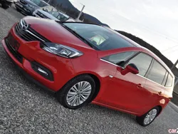 Roșu Utilizat 2018 Opel Zafira Monovolum | 10.999 EUR