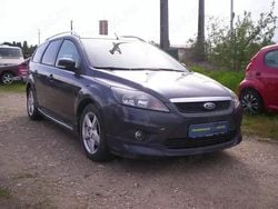 Gri Utilizat 2011 Ford Focus Hatchback | 2.299 EUR (Super Preț)