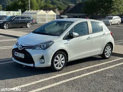 Alb Utilizat 2015 Toyota Yaris Hybrid Sol | 9.990 EUR