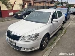 Alb Utilizat 2010 Skoda Octavia Berlinǎ | 2.500 EUR (Super Preț)