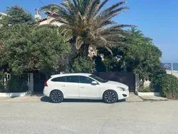 Alb Utilizat 2011 Volvo V60 Momentum Break | 6.500 EUR (Scump)