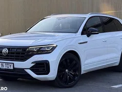Alb Utilizat 2019 VW Touareg R-line SUV | 34.400 EUR (Super Preț)