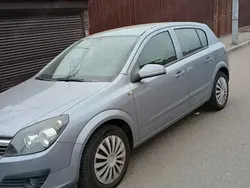 Utilizat 2009 Opel Astra Hatchback | 3.800 EUR (Puțin scump)